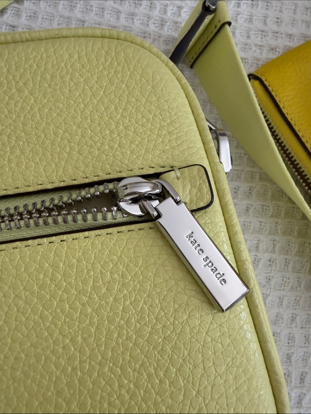 kate spade Tennis Ball green Crossbody with Matching detachable Coin Pouch - Picture 10 of 13